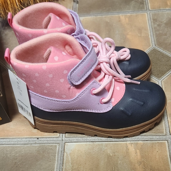 Little Girl Shoes - Picture 2 of 4